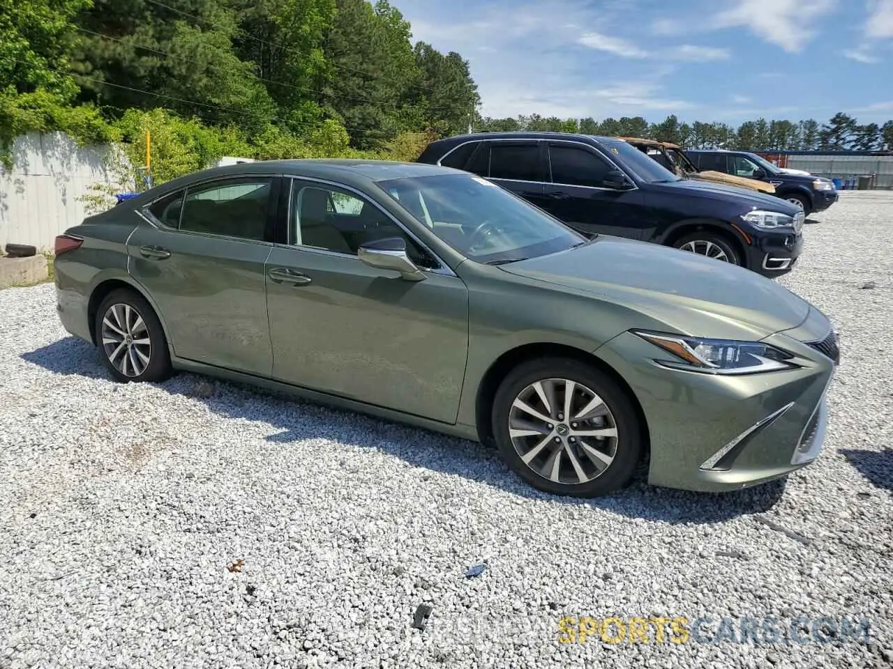 4 Photograph of a damaged car 58ABZ1B19KU023593 LEXUS ES350 2019