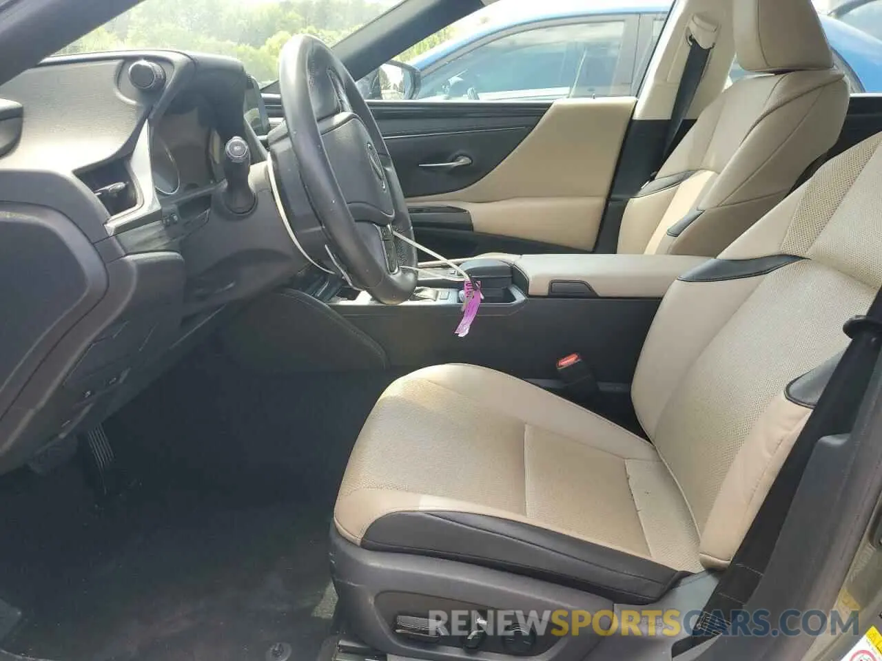 7 Photograph of a damaged car 58ABZ1B19KU023593 LEXUS ES350 2019