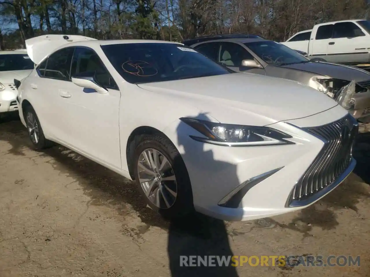 1 Photograph of a damaged car 58ABZ1B19KU030639 LEXUS ES350 2019