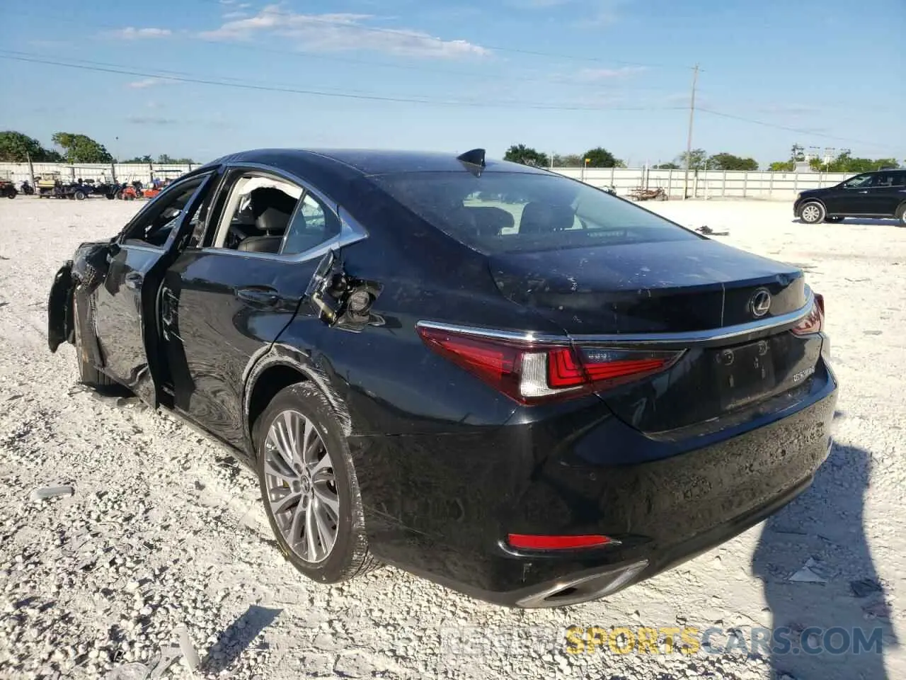 3 Photograph of a damaged car 58ABZ1B19KU031421 LEXUS ES350 2019