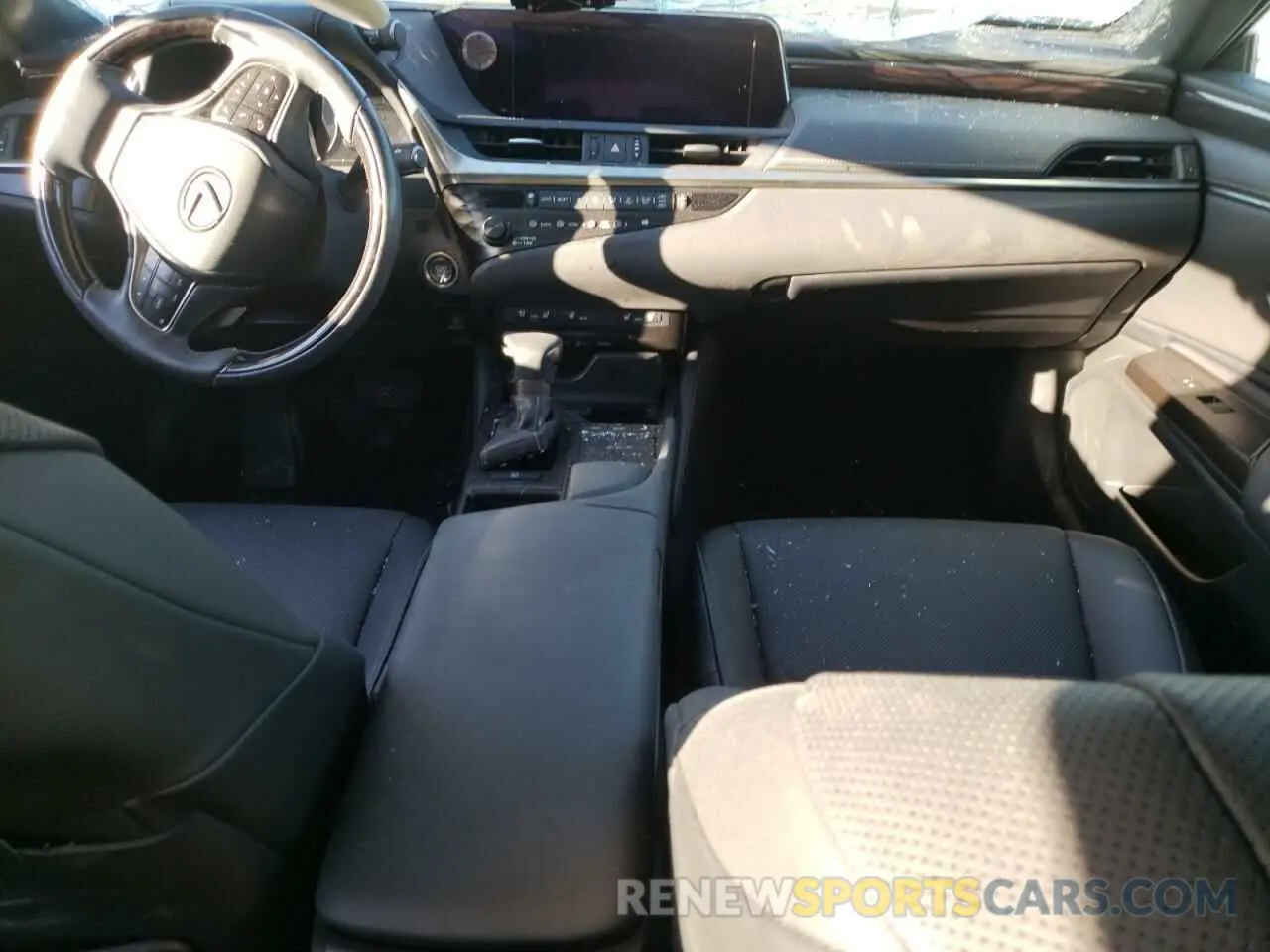 9 Photograph of a damaged car 58ABZ1B19KU031421 LEXUS ES350 2019