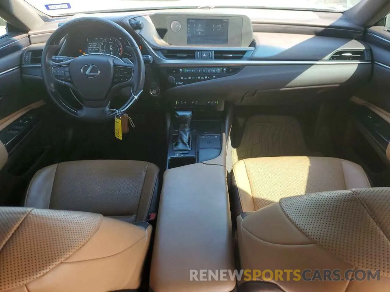 8 Photograph of a damaged car 58ABZ1B19KU035887 LEXUS ES350 2019