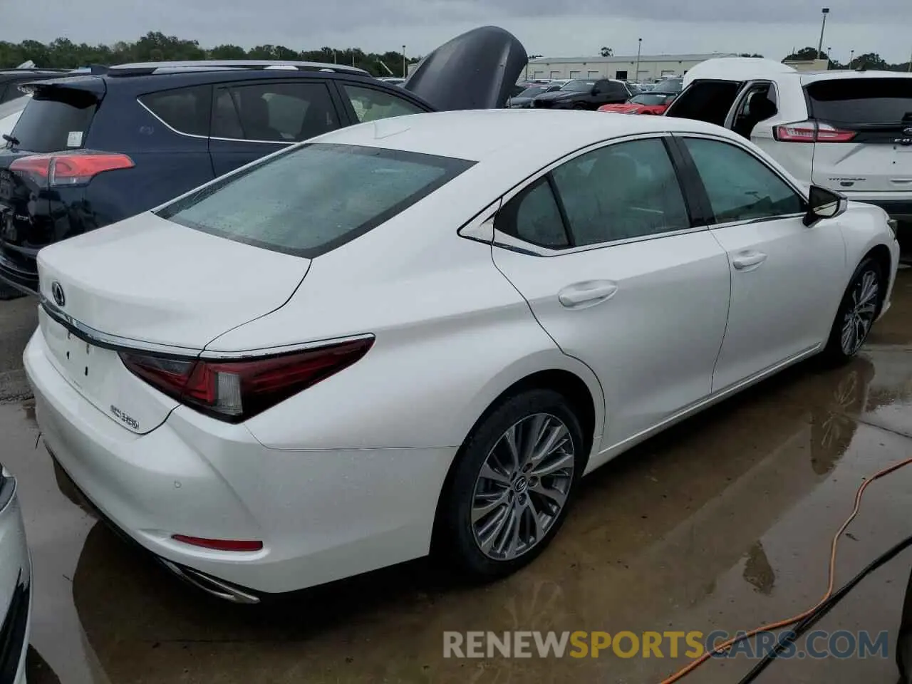 3 Photograph of a damaged car 58ABZ1B19KU037249 LEXUS ES350 2019