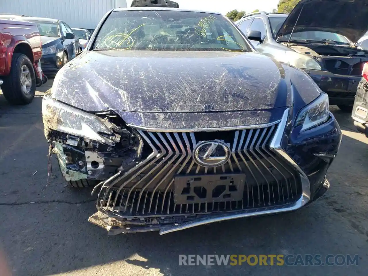 9 Photograph of a damaged car 58ABZ1B19KU037624 LEXUS ES350 2019