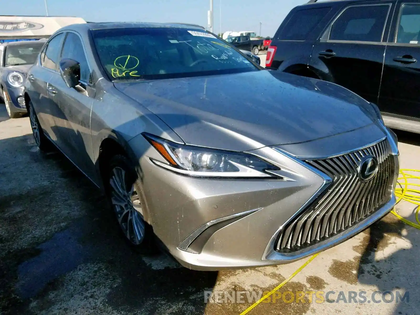 1 Photograph of a damaged car 58ABZ1B19KU044170 LEXUS ES350 2019