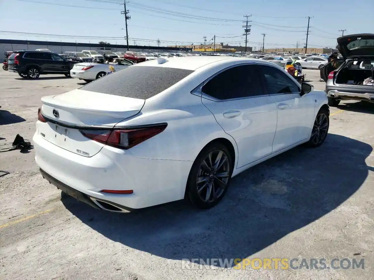 4 Photograph of a damaged car 58ABZ1B19KU048333 LEXUS ES350 2019