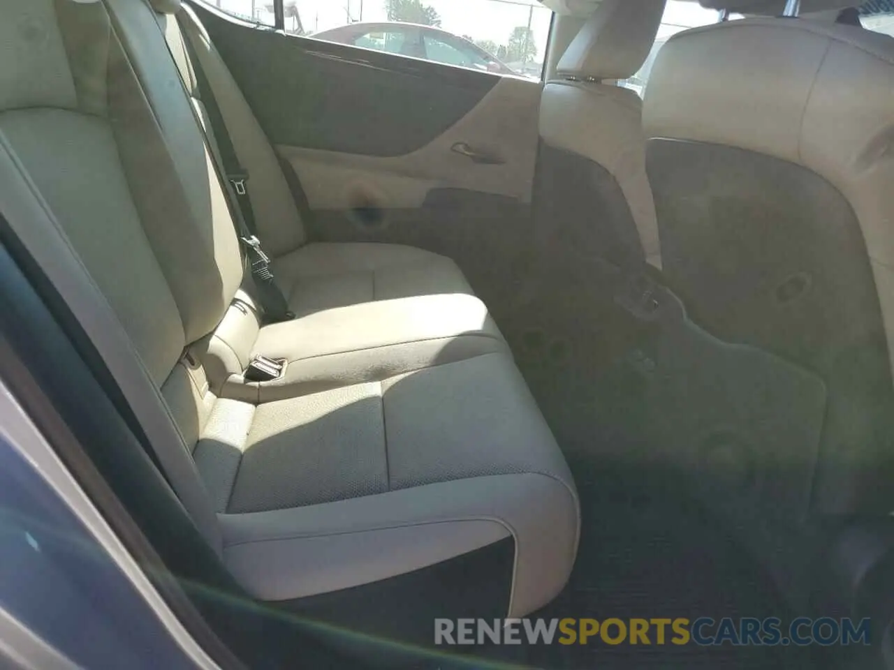 10 Photograph of a damaged car 58ABZ1B19KU050762 LEXUS ES350 2019