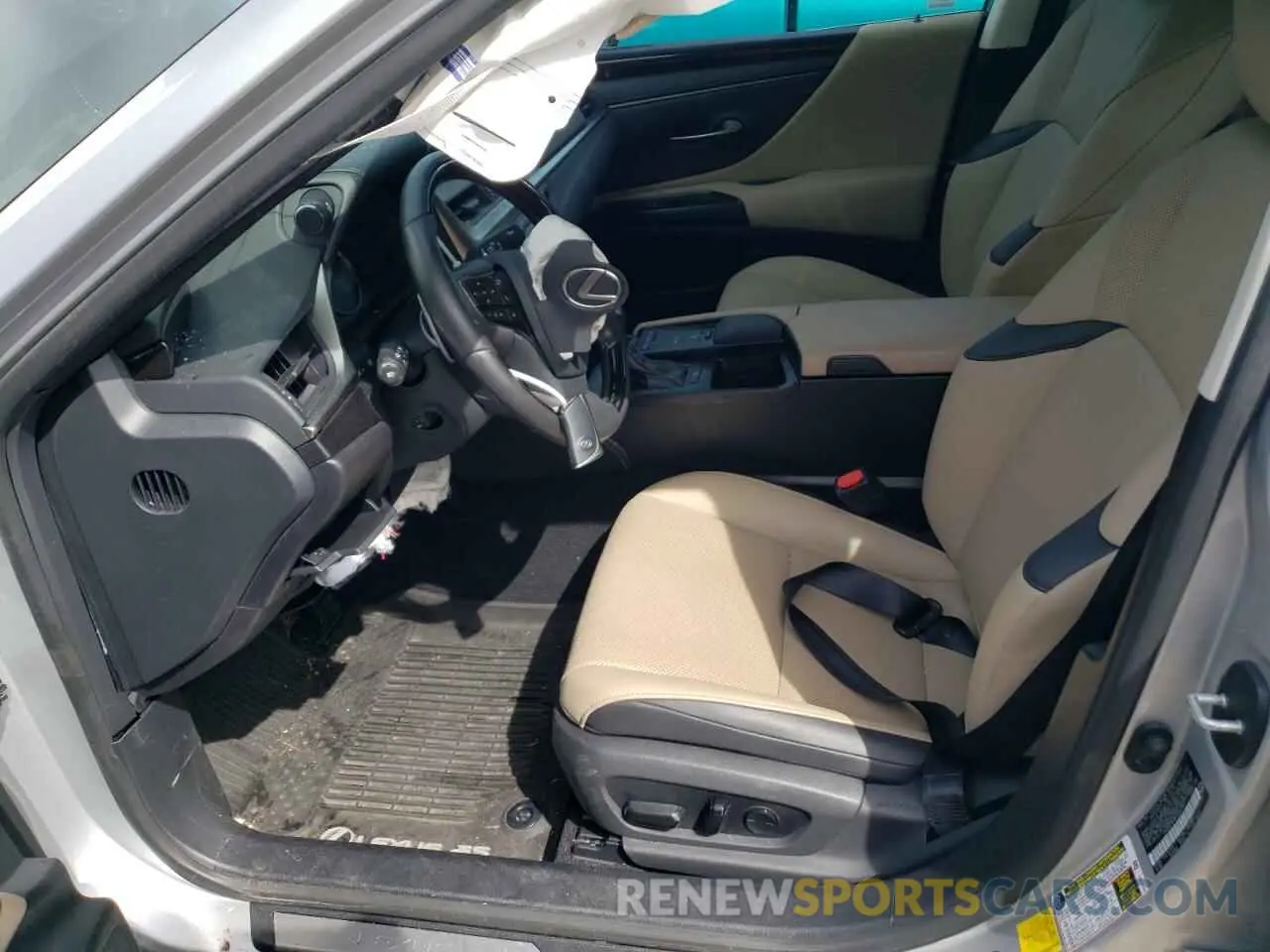 7 Photograph of a damaged car 58ABZ1B19KU050762 LEXUS ES350 2019