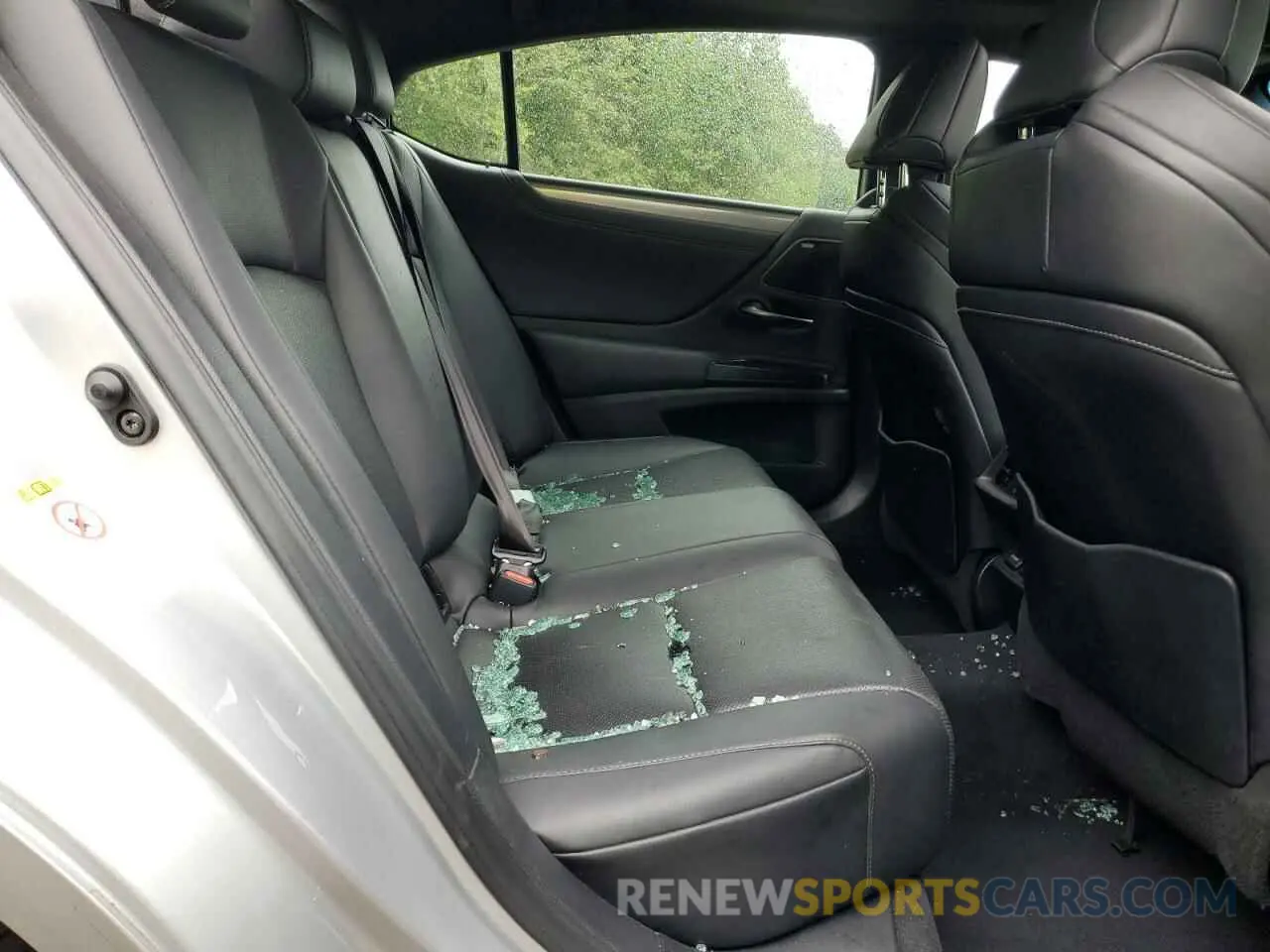 10 Photograph of a damaged car 58ABZ1B1XKU003630 LEXUS ES350 2019