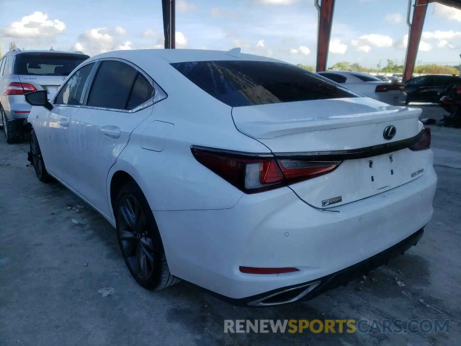 3 Photograph of a damaged car 58ABZ1B1XKU005328 LEXUS ES350 2019