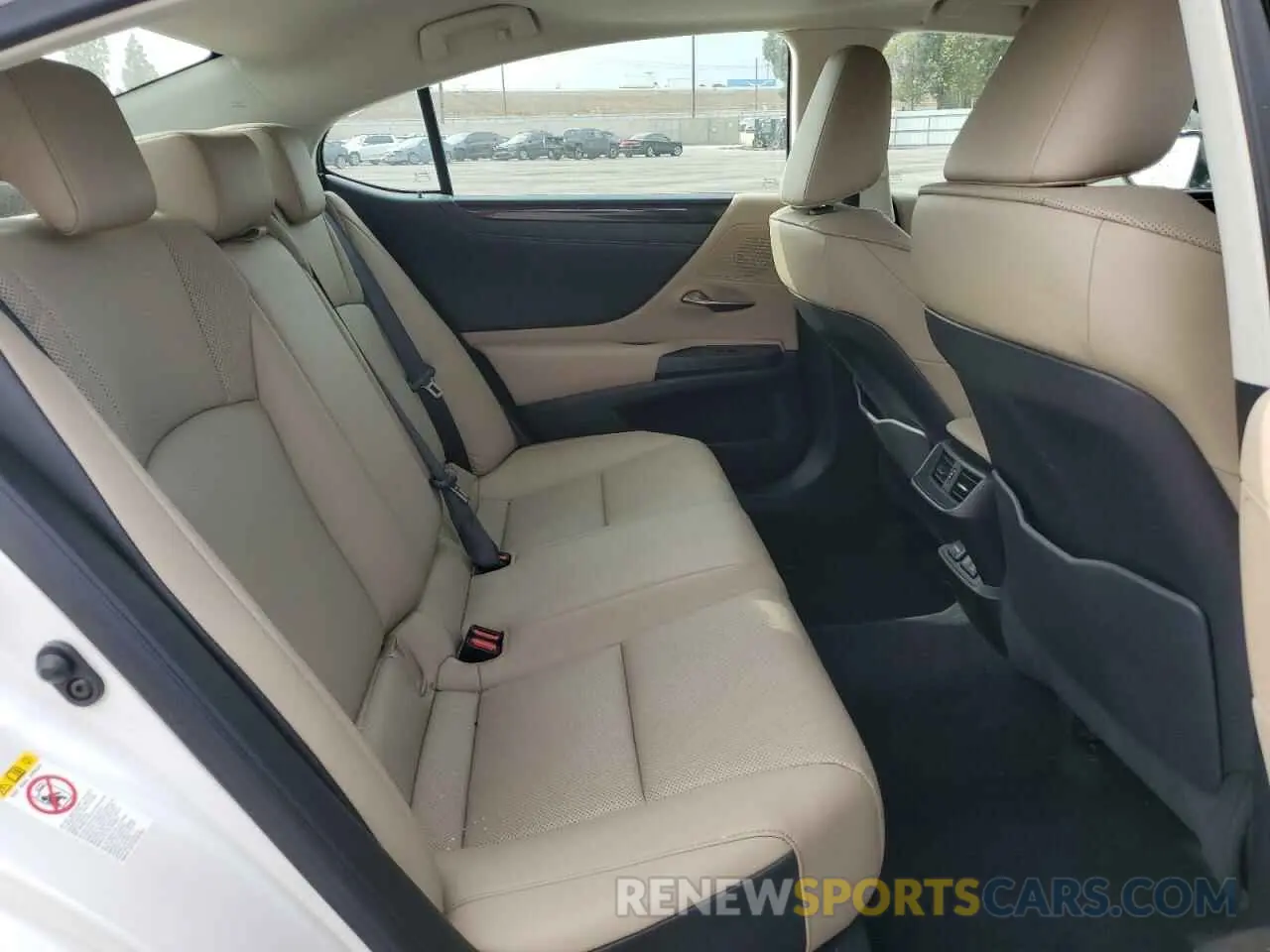 10 Photograph of a damaged car 58ABZ1B1XKU007550 LEXUS ES350 2019