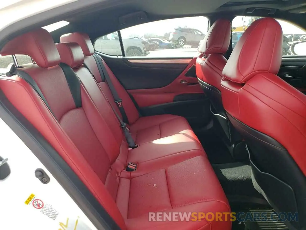 10 Photograph of a damaged car 58ABZ1B1XKU008536 LEXUS ES350 2019