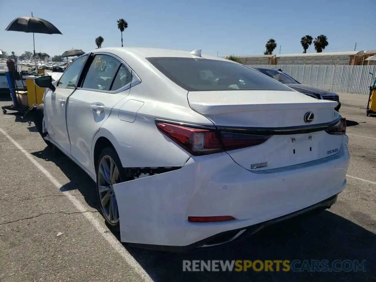 3 Photograph of a damaged car 58ABZ1B1XKU009718 LEXUS ES350 2019