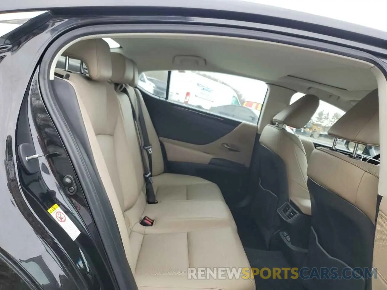 11 Photograph of a damaged car 58ABZ1B1XKU013266 LEXUS ES350 2019