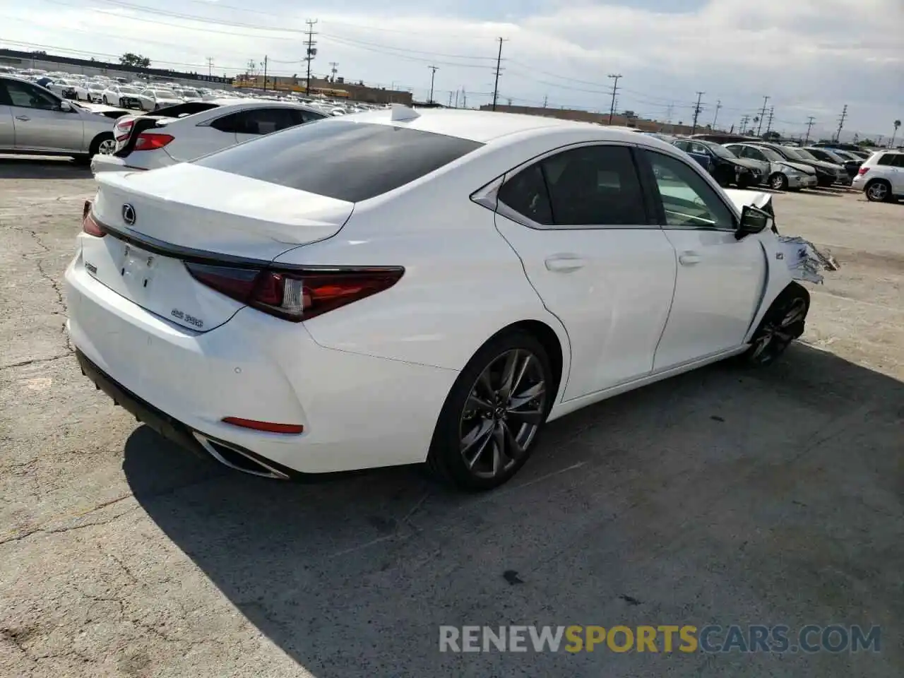 4 Photograph of a damaged car 58ABZ1B1XKU024395 LEXUS ES350 2019