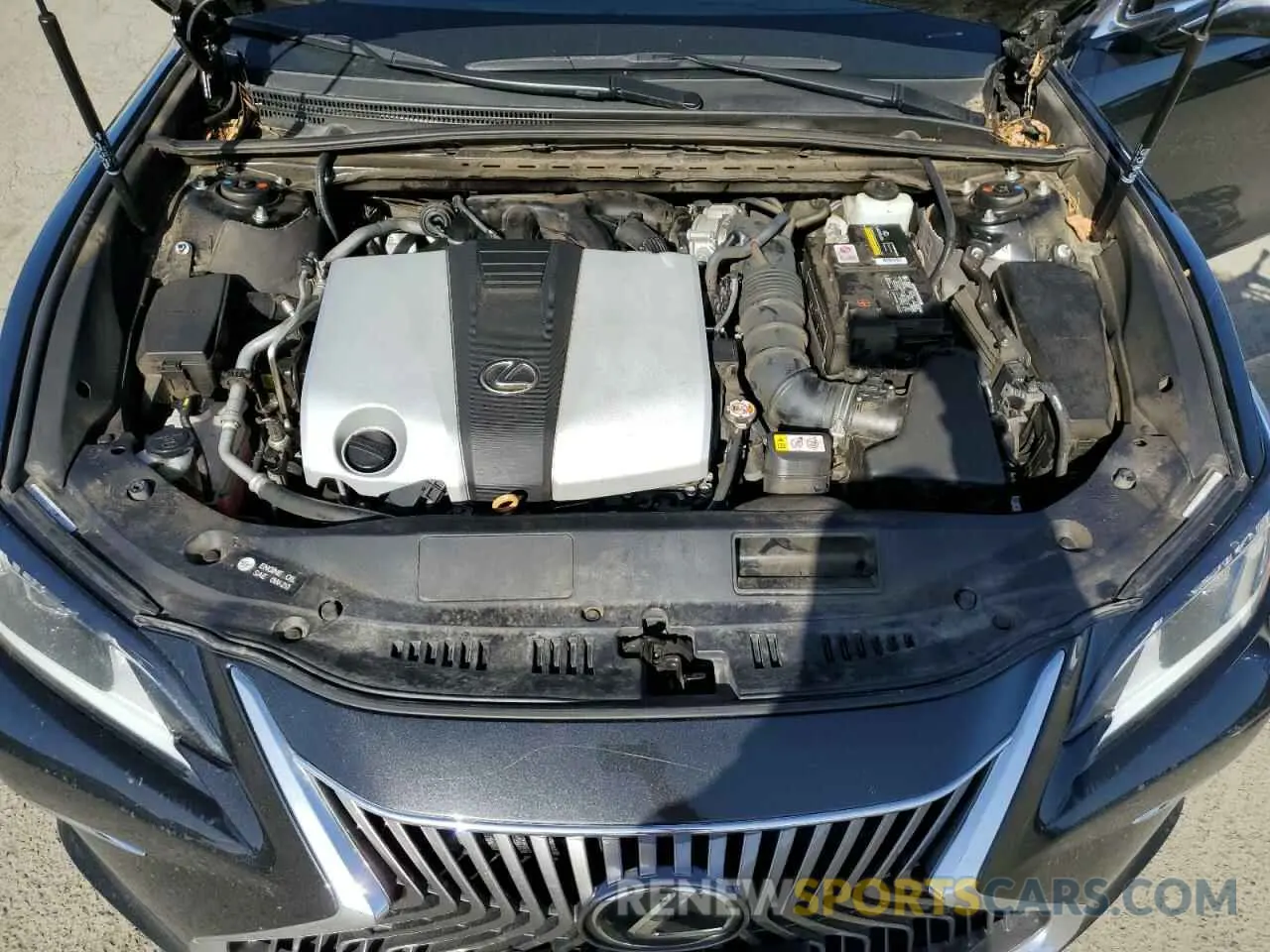 11 Photograph of a damaged car 58ABZ1B1XKU027328 LEXUS ES350 2019