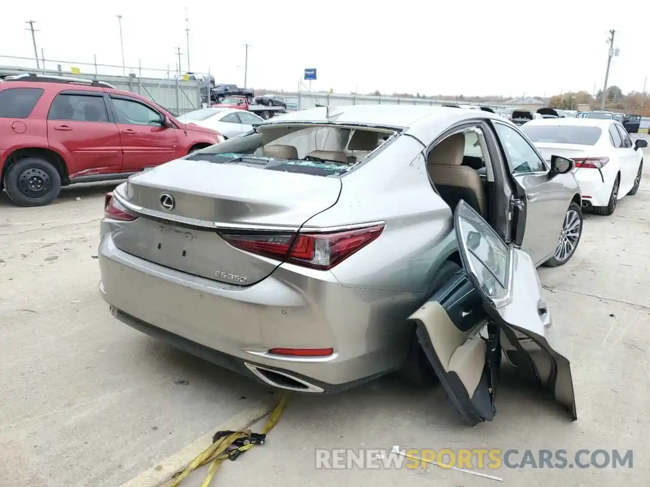 4 Photograph of a damaged car 58ABZ1B1XKU035879 LEXUS ES350 2019