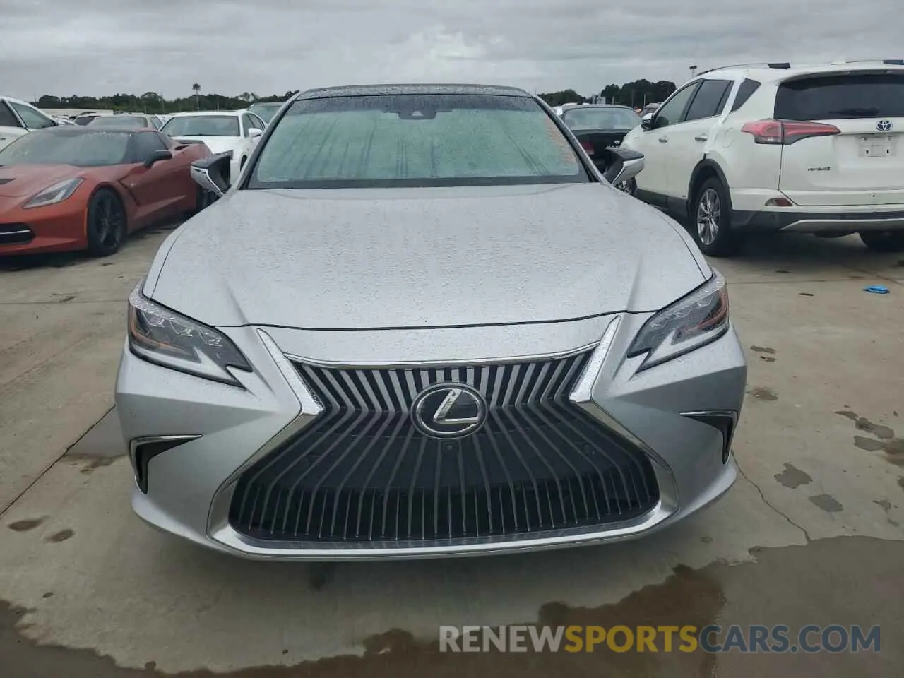 5 Photograph of a damaged car 58ABZ1B1XKU036661 LEXUS ES350 2019