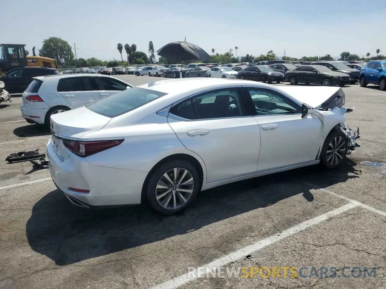 3 Photograph of a damaged car 58ABZ1B1XKU042461 LEXUS ES350 2019