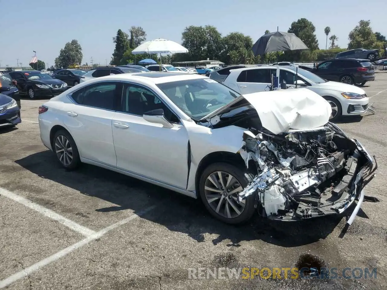 4 Photograph of a damaged car 58ABZ1B1XKU042461 LEXUS ES350 2019