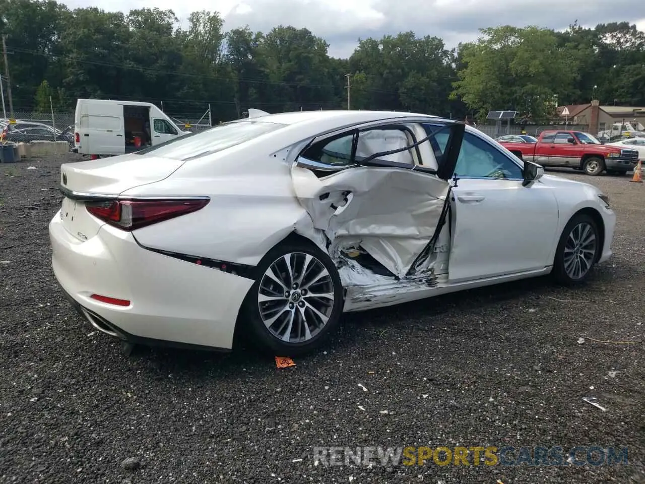 3 Photograph of a damaged car 58ABZ1B1XKU043447 LEXUS ES350 2019
