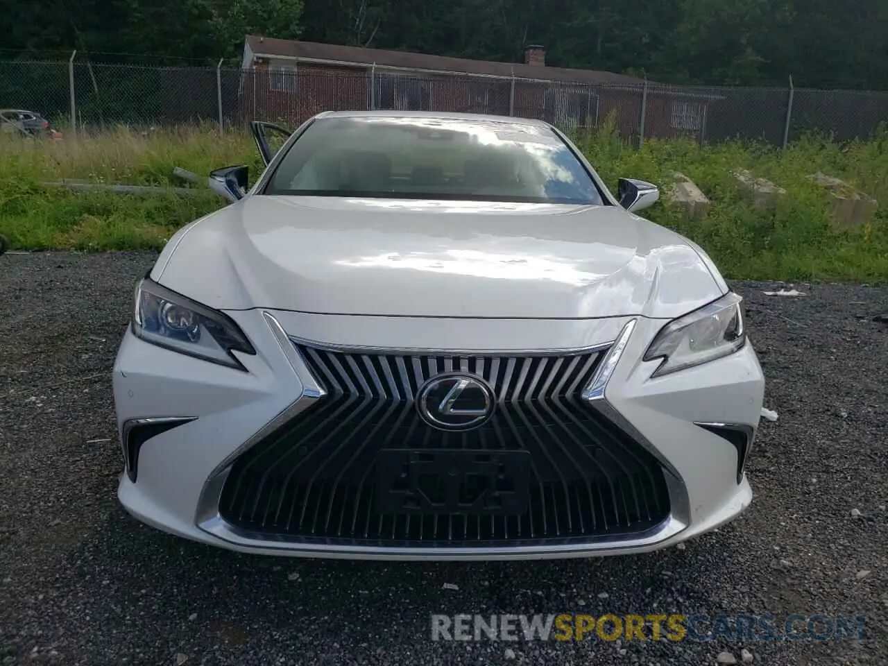 5 Photograph of a damaged car 58ABZ1B1XKU043447 LEXUS ES350 2019