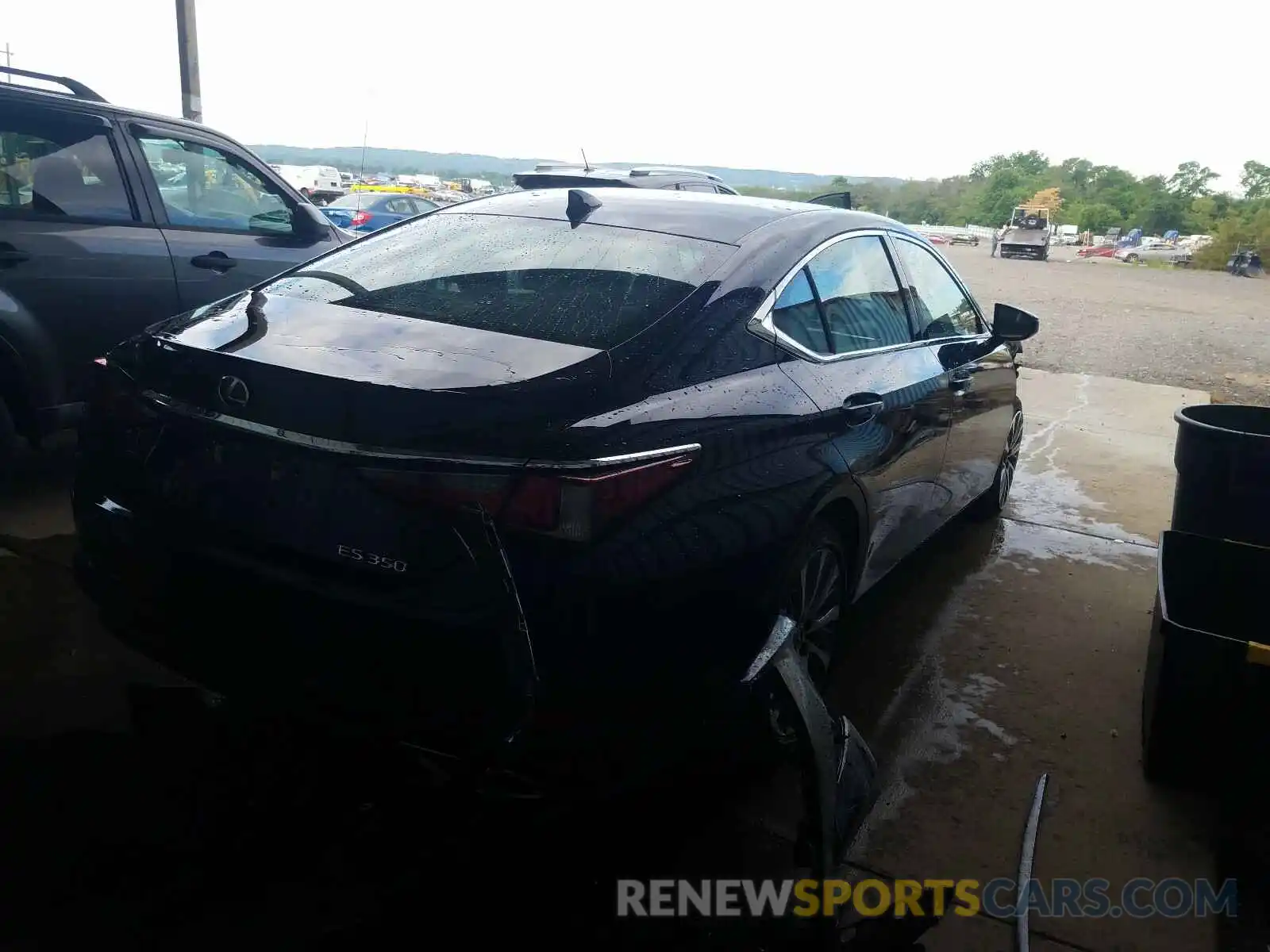 4 Photograph of a damaged car 58ABZ1B1XKU046087 LEXUS ES350 2019