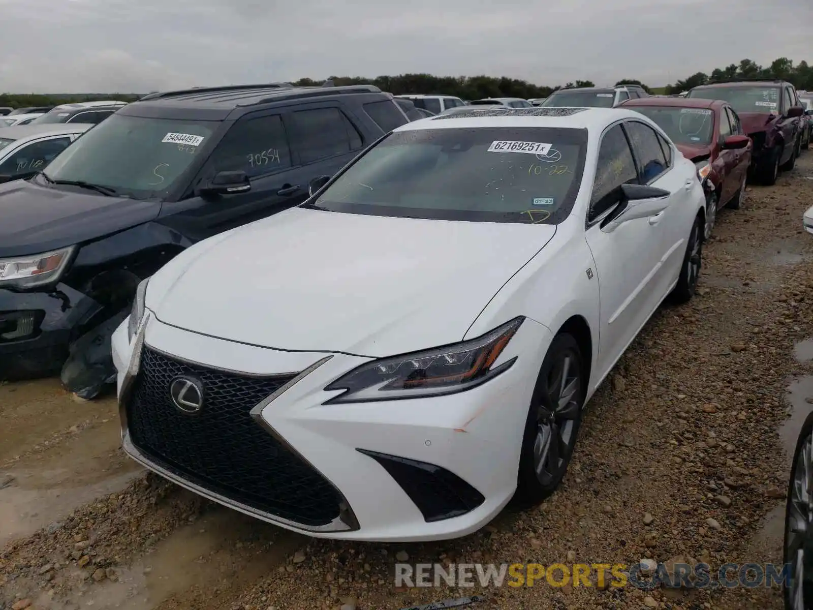 2 Photograph of a damaged car 58ABZ1B1XKU047885 LEXUS ES350 2019