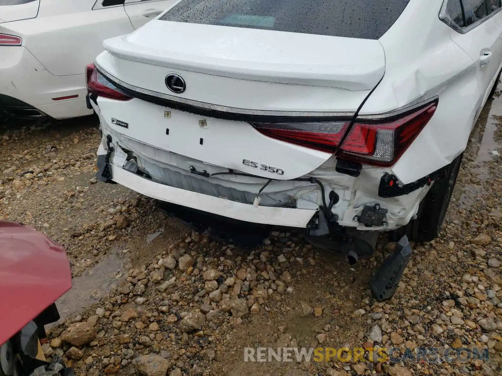 9 Photograph of a damaged car 58ABZ1B1XKU047885 LEXUS ES350 2019