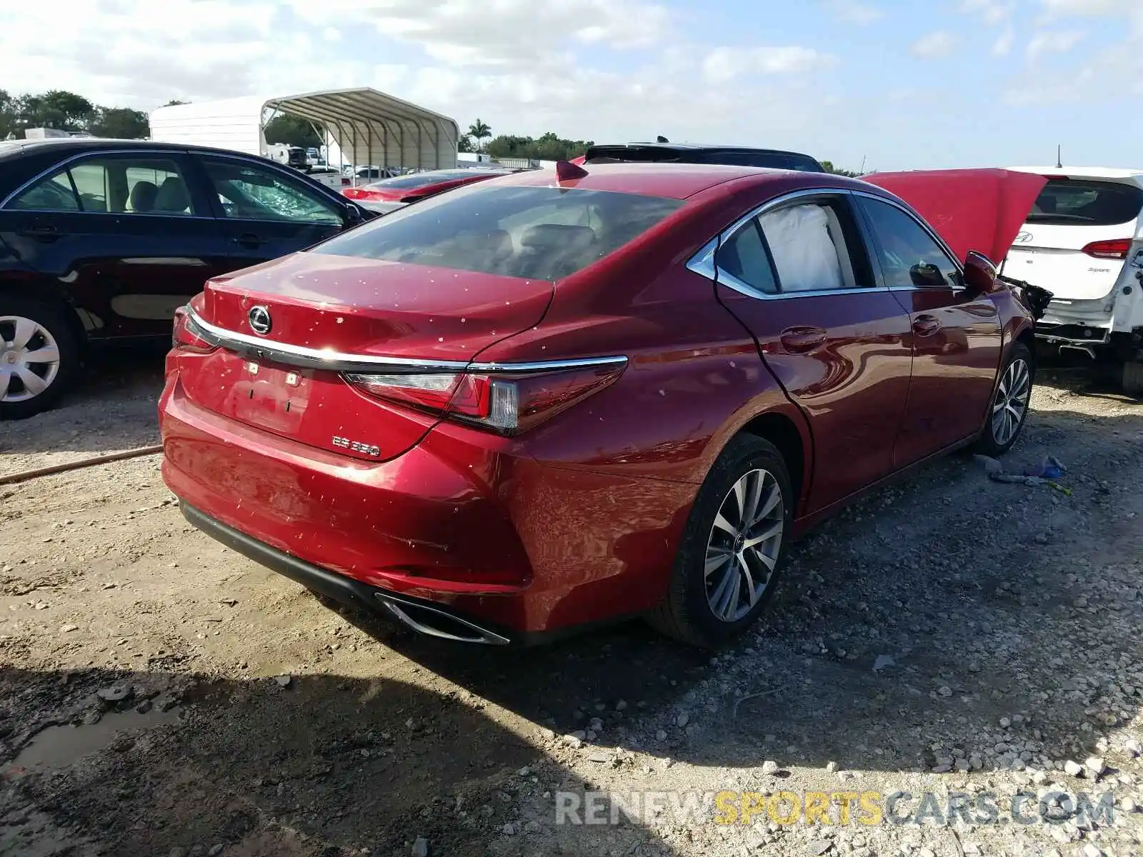 4 Photograph of a damaged car 58ABZ1B1XKU048437 LEXUS ES350 2019