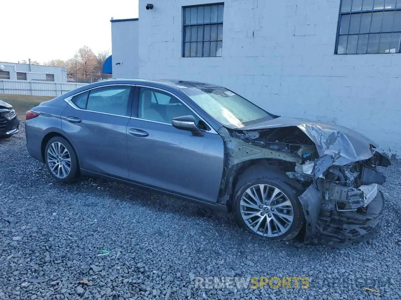4 Photograph of a damaged car 58ABZ1B1XKU049412 LEXUS ES350 2019