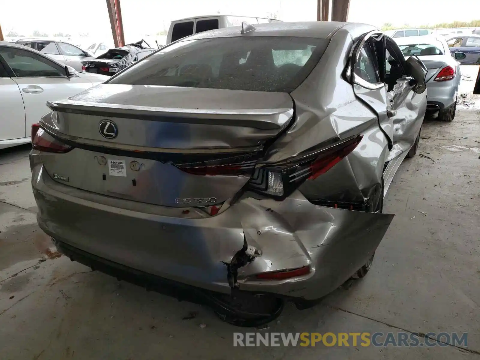 4 Photograph of a damaged car 58ABZ1B1XKU049815 LEXUS ES350 2019