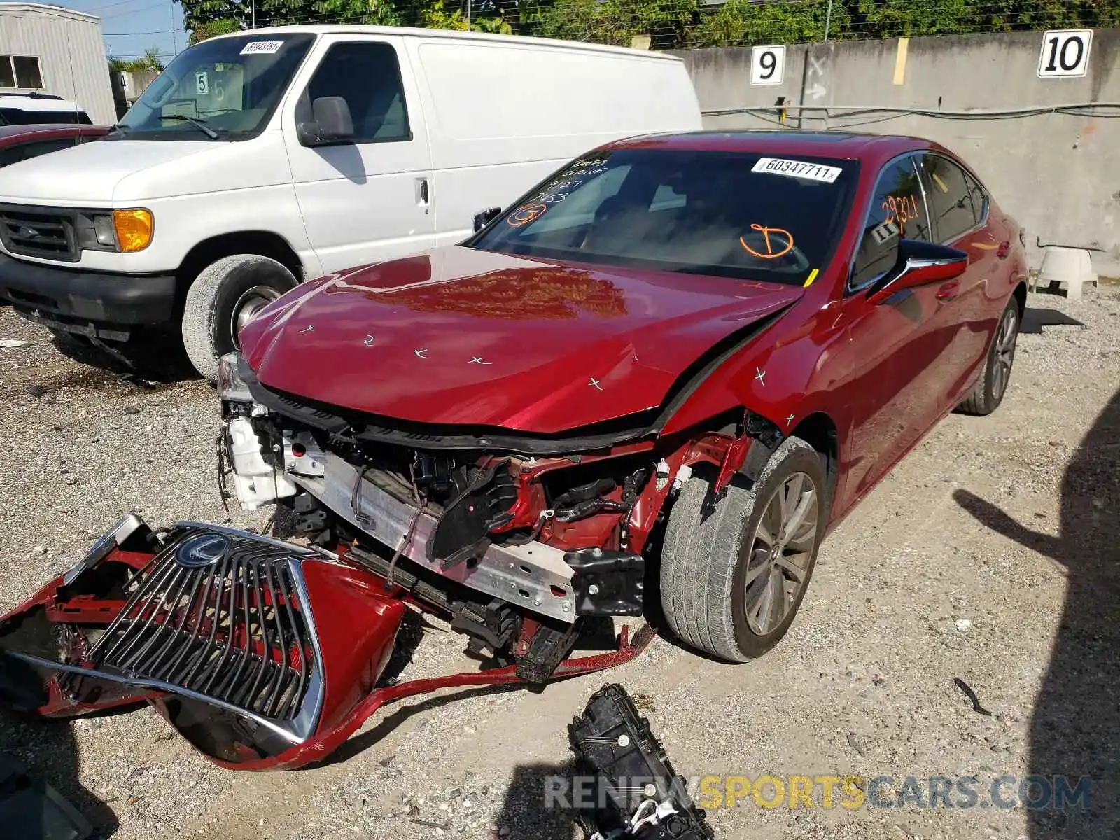 2 Photograph of a damaged car 58ABZ1B1XKU050818 LEXUS ES350 2019