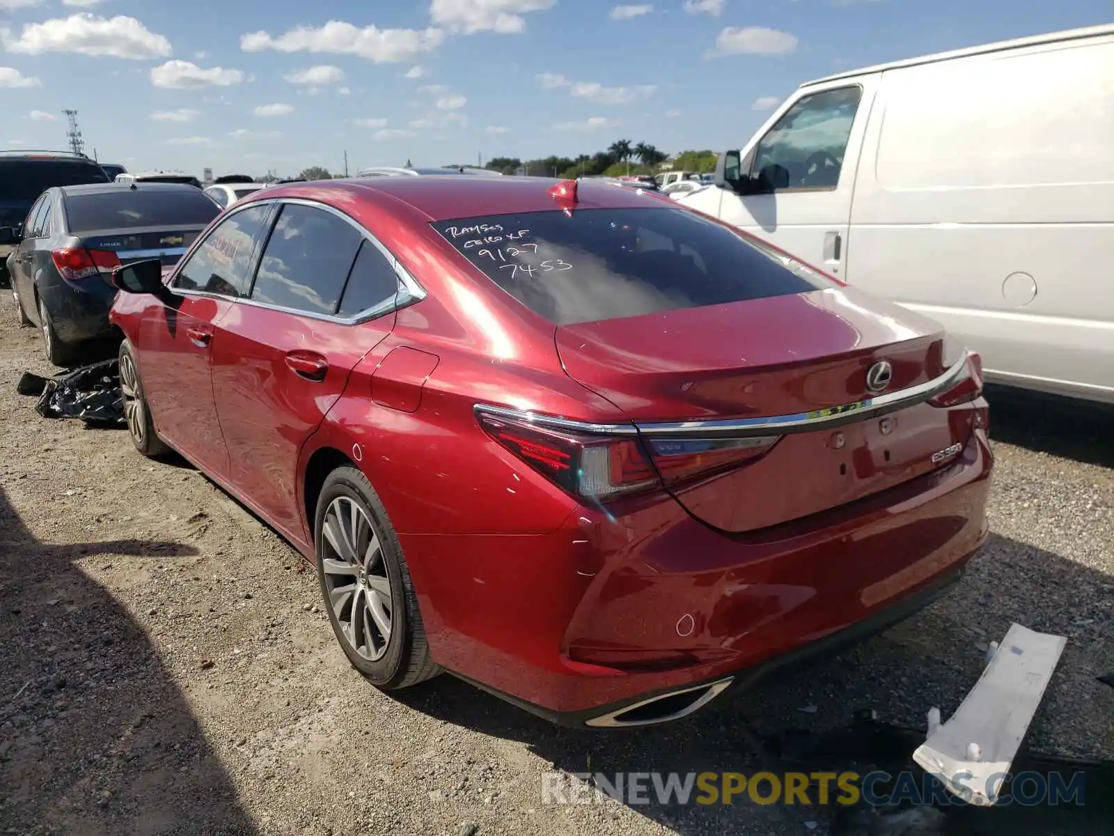 3 Photograph of a damaged car 58ABZ1B1XKU050818 LEXUS ES350 2019