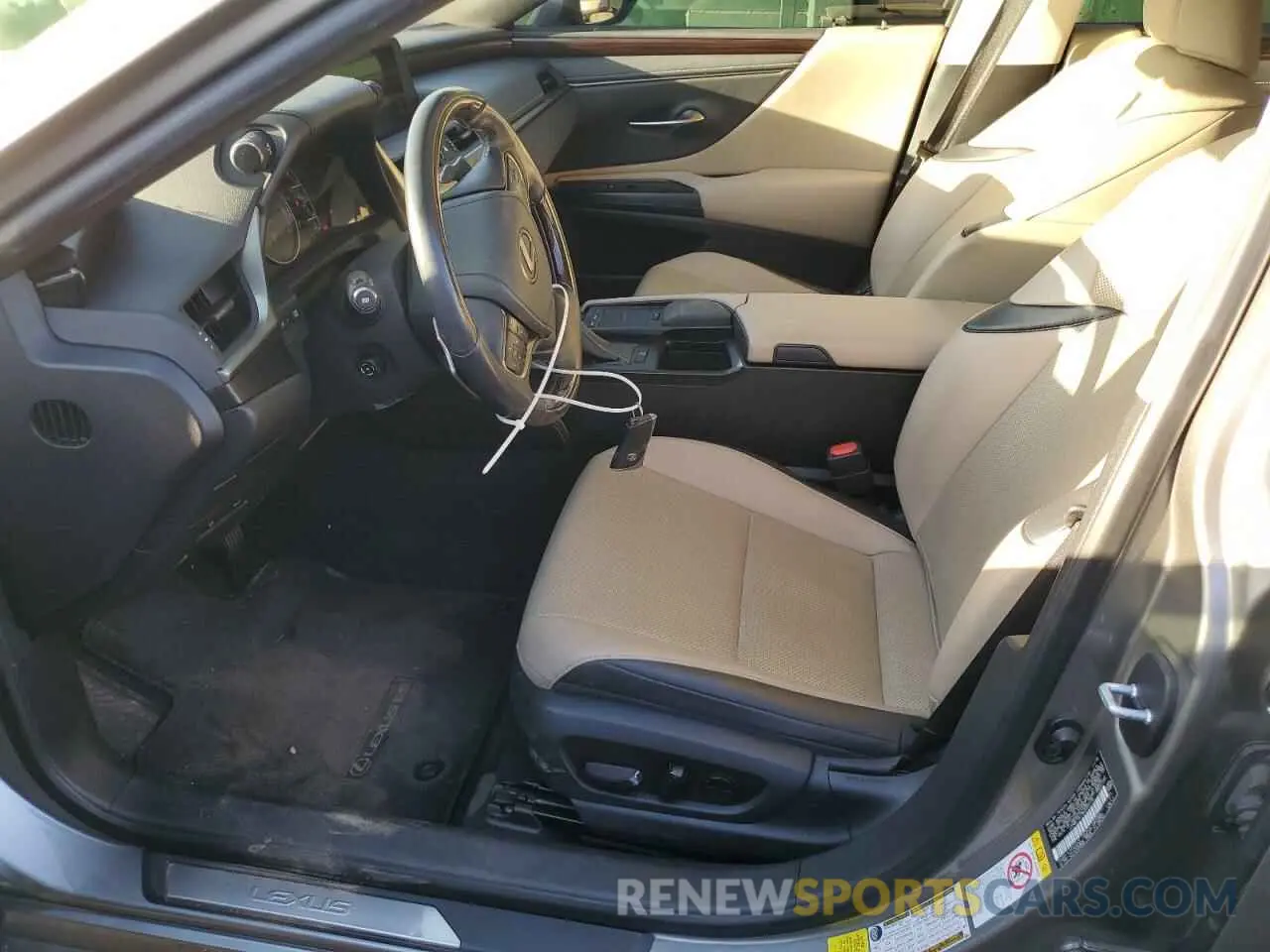 7 Photograph of a damaged car JTHBZ1B13K2005175 LEXUS ES350 2019