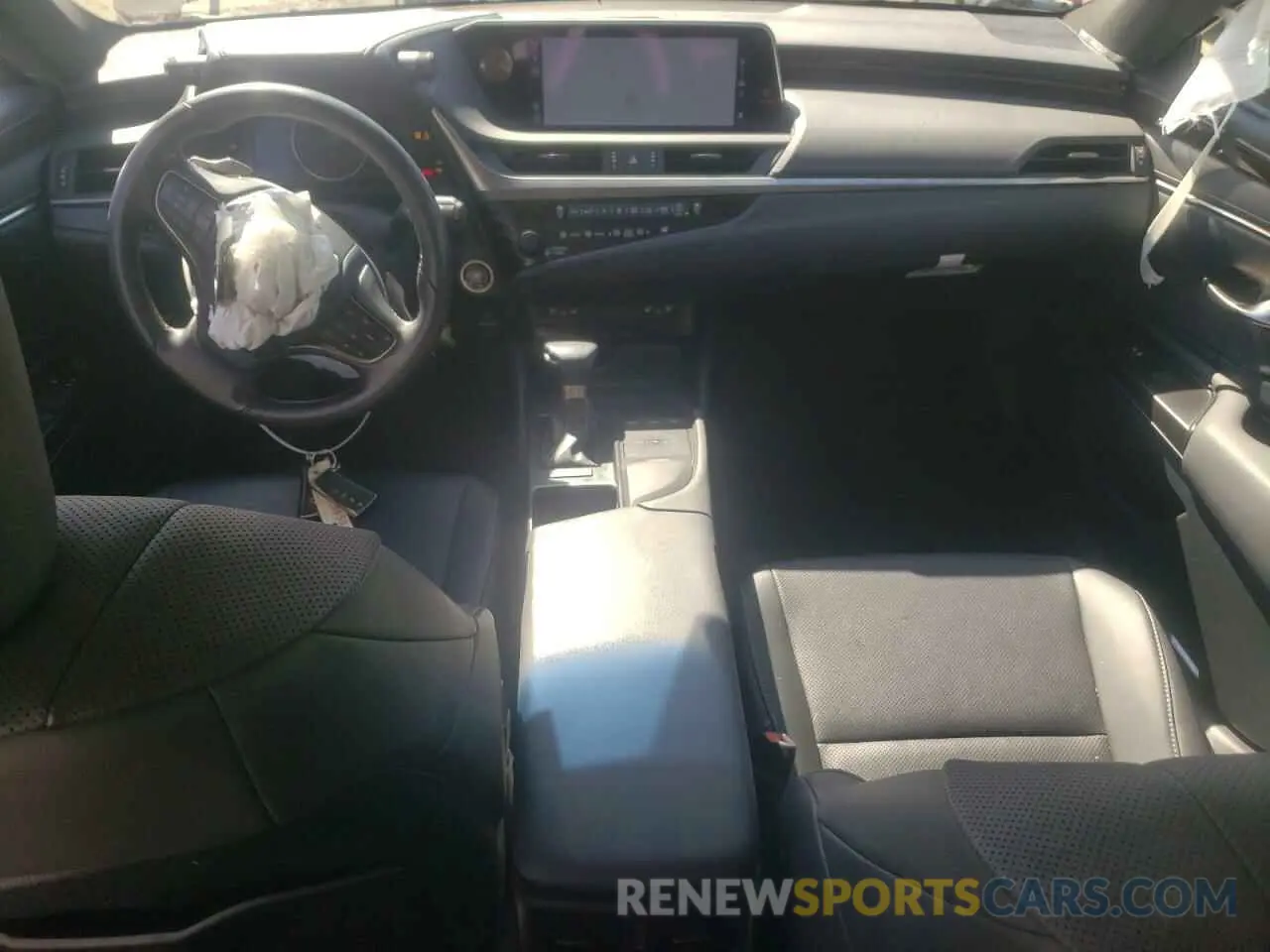 8 Photograph of a damaged car JTHBZ1B15K2002195 LEXUS ES350 2019
