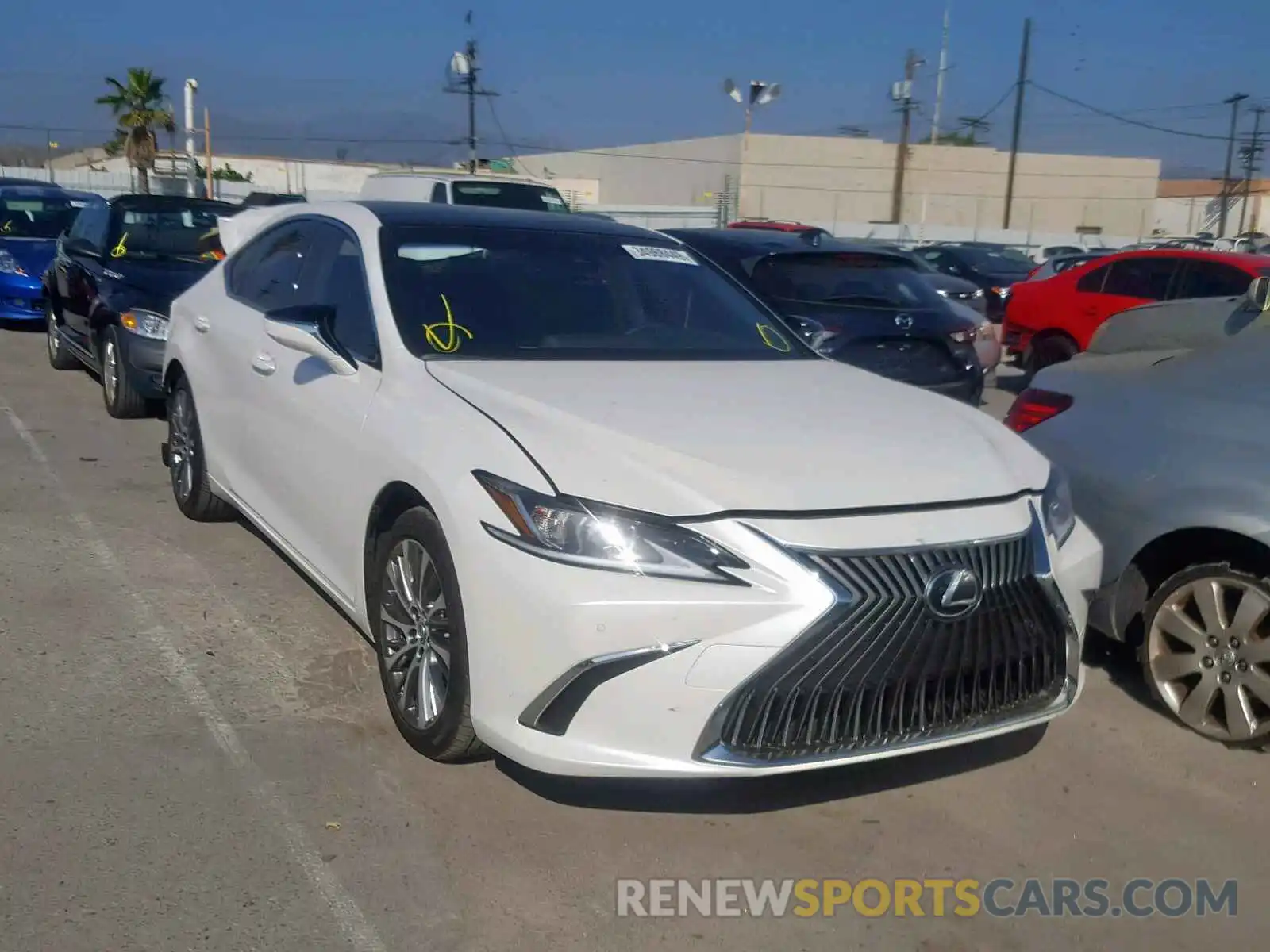 1 Photograph of a damaged car JTHBZ1B15K2005193 LEXUS ES350 2019