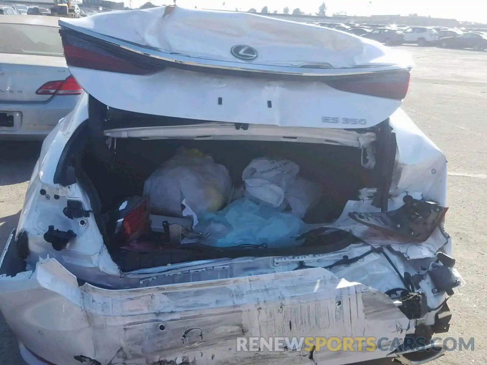 9 Photograph of a damaged car JTHBZ1B15K2005193 LEXUS ES350 2019