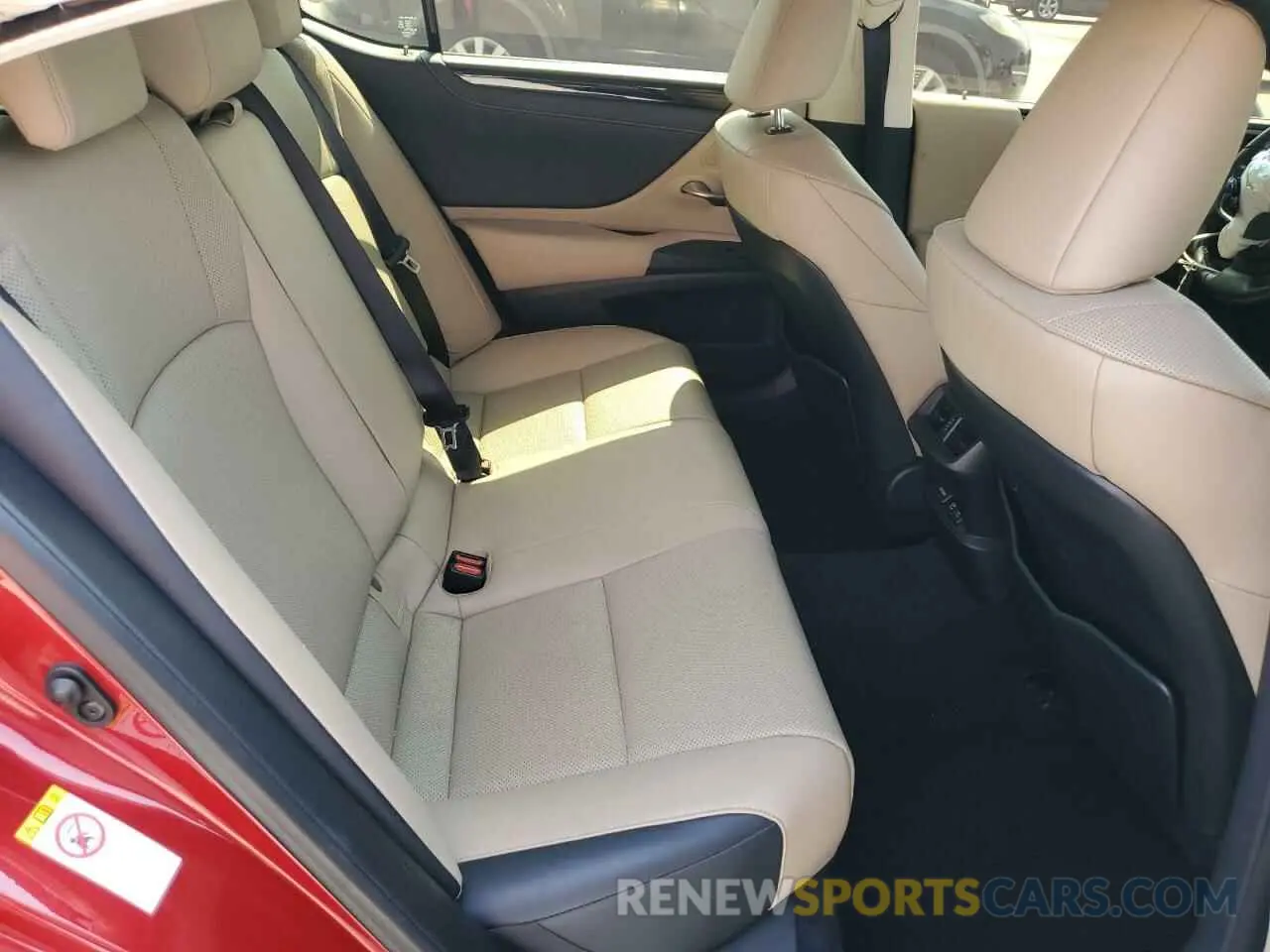 10 Photograph of a damaged car JTHBZ1B1XK2004024 LEXUS ES350 2019