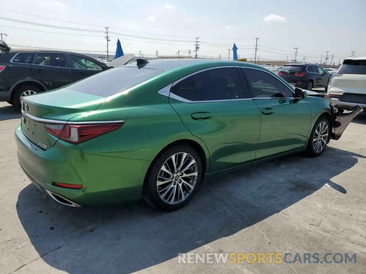 3 Photograph of a damaged car JTHBZ1B1XK2004024 LEXUS ES350 2019