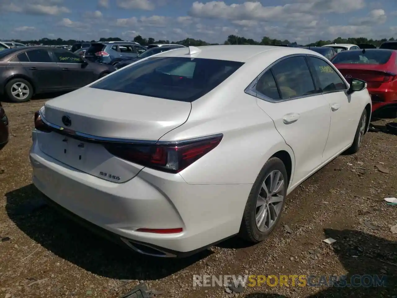 4 Photograph of a damaged car 58ACZ1B11LU062751 LEXUS ES350 2020