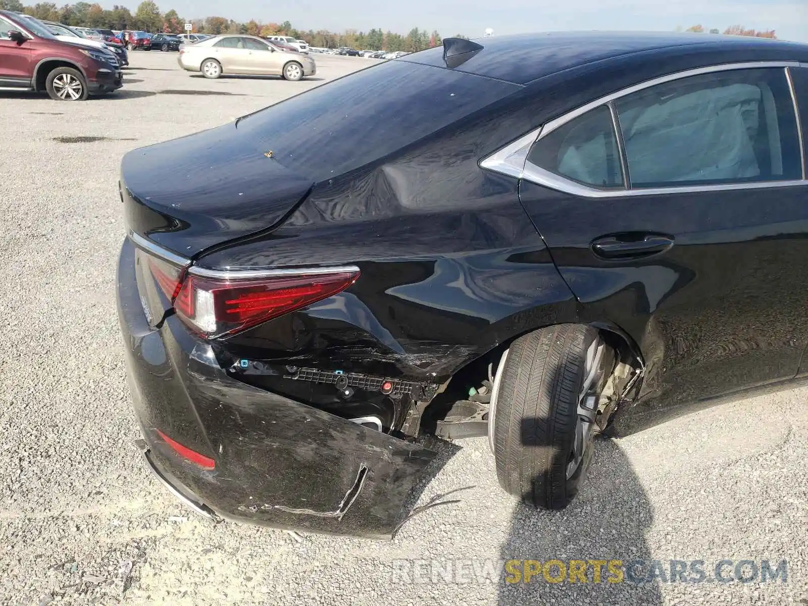 9 Photograph of a damaged car 58ACZ1B16LU070845 LEXUS ES350 2020