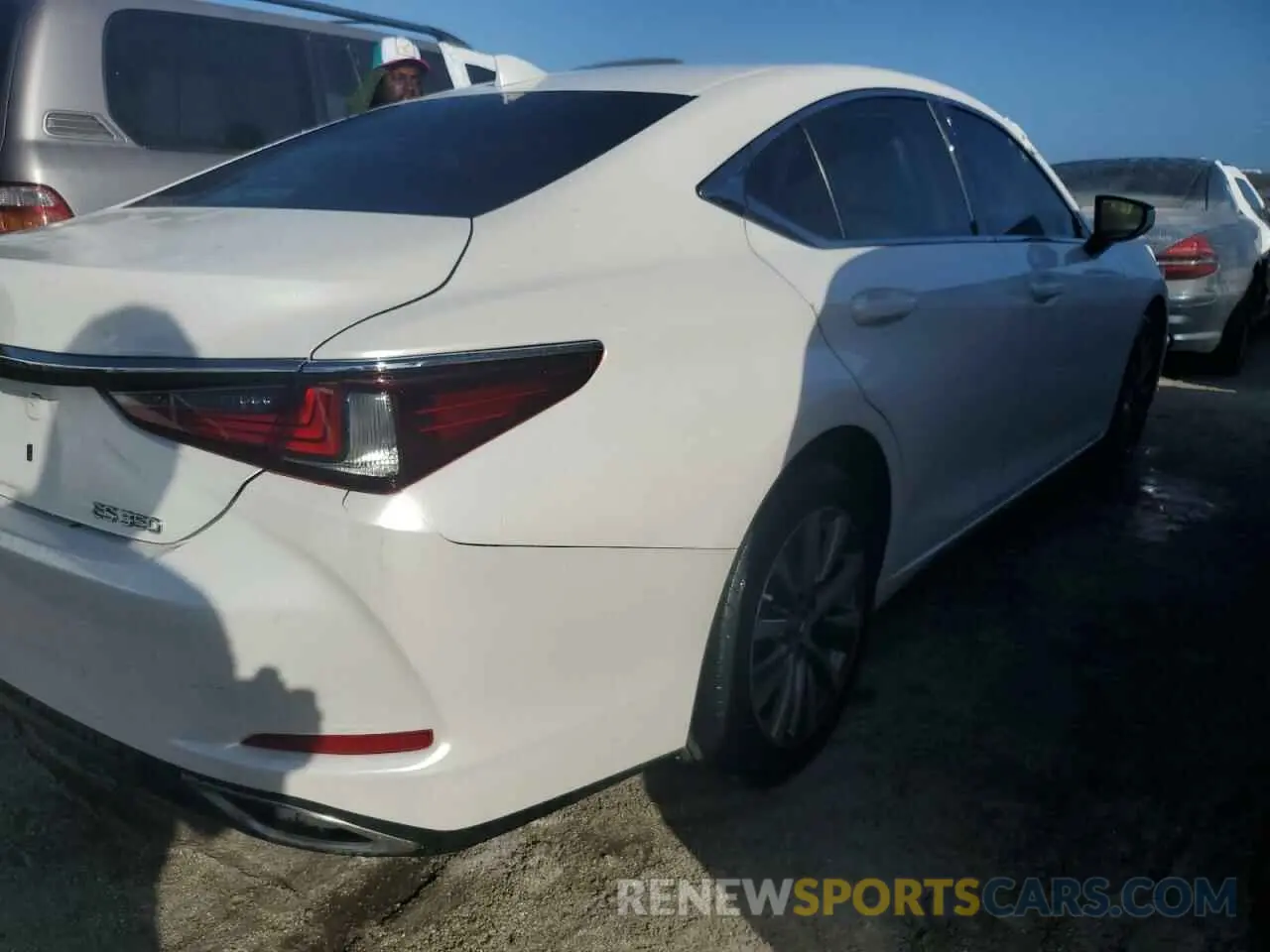 3 Photograph of a damaged car 58ACZ1B17LU073527 LEXUS ES350 2020