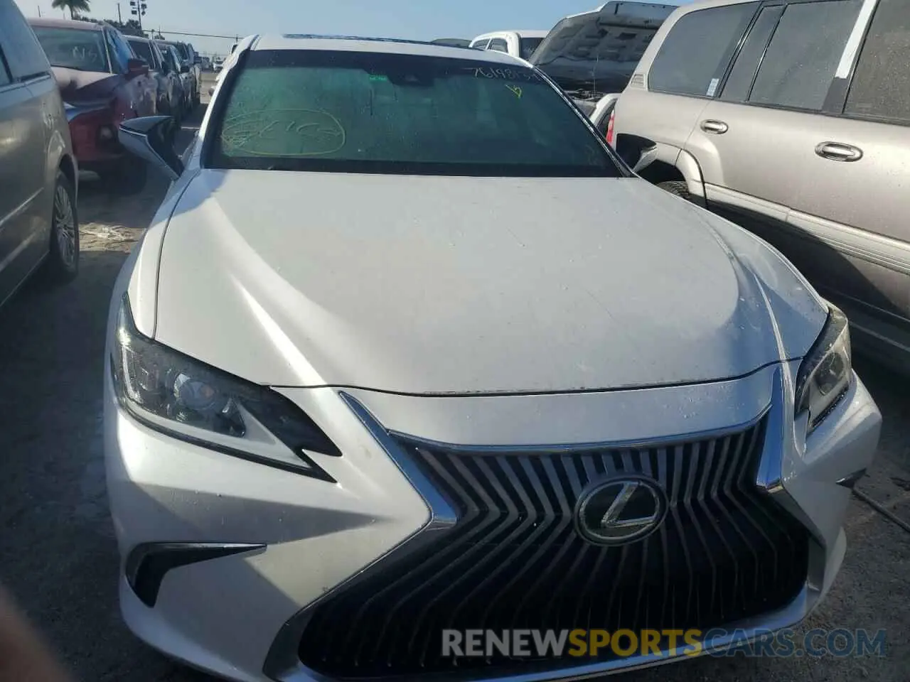 5 Photograph of a damaged car 58ACZ1B17LU073527 LEXUS ES350 2020