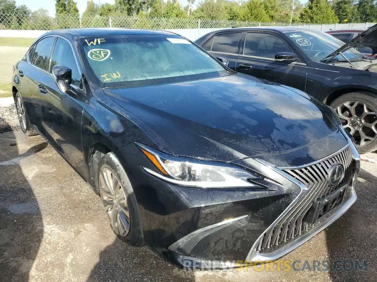 1 Photograph of a damaged car 58ACZ1B1XLU056687 LEXUS ES350 2020