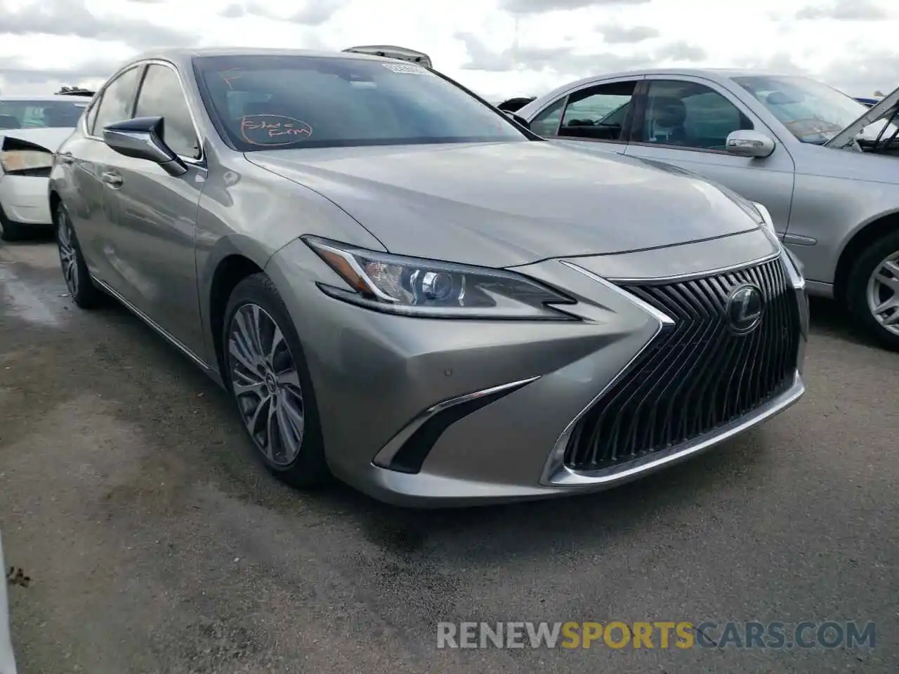 1 Photograph of a damaged car 58ADZ1B10LU063801 LEXUS ES350 2020