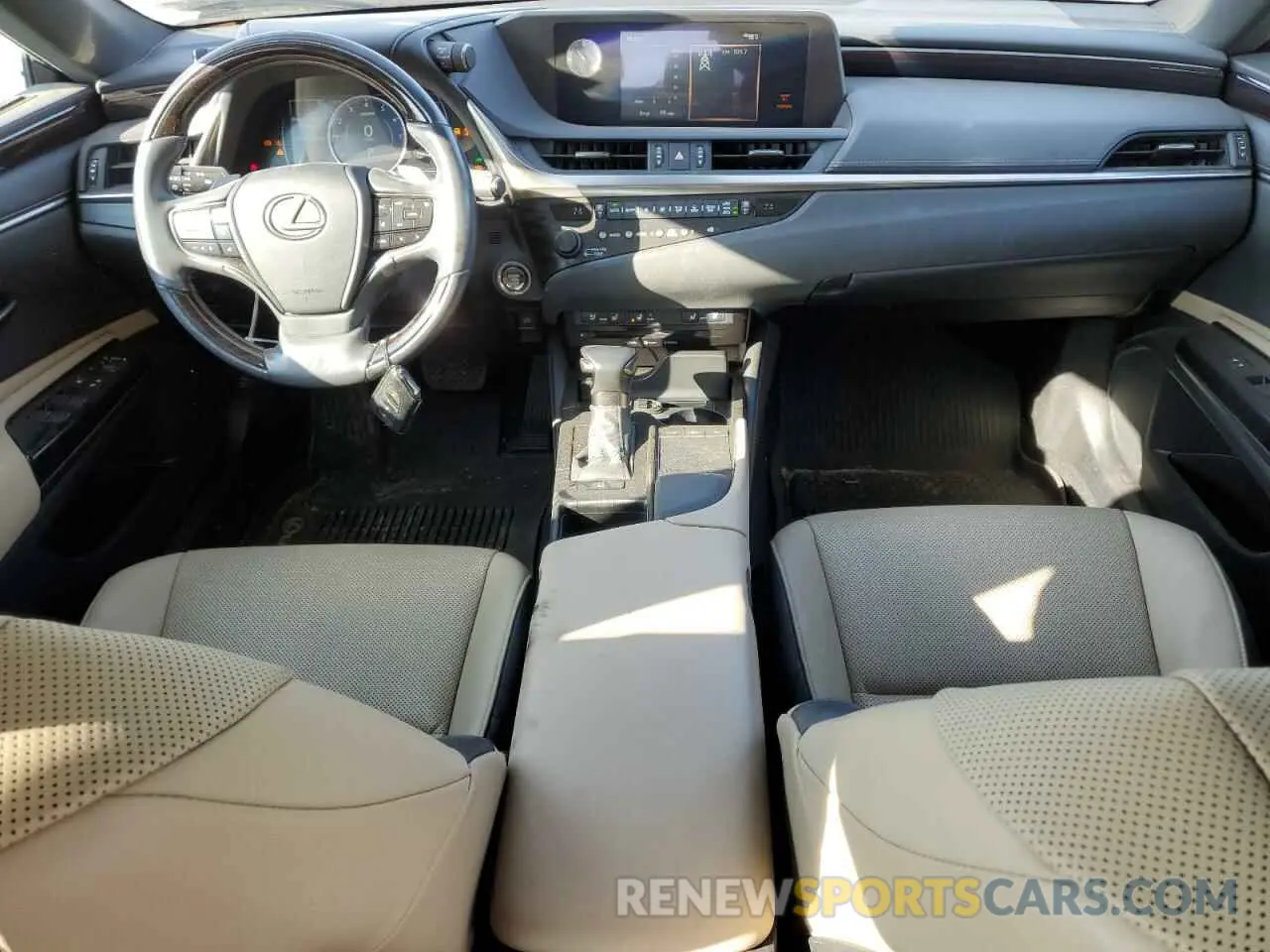 8 Photograph of a damaged car 58ADZ1B10LU071882 LEXUS ES350 2020