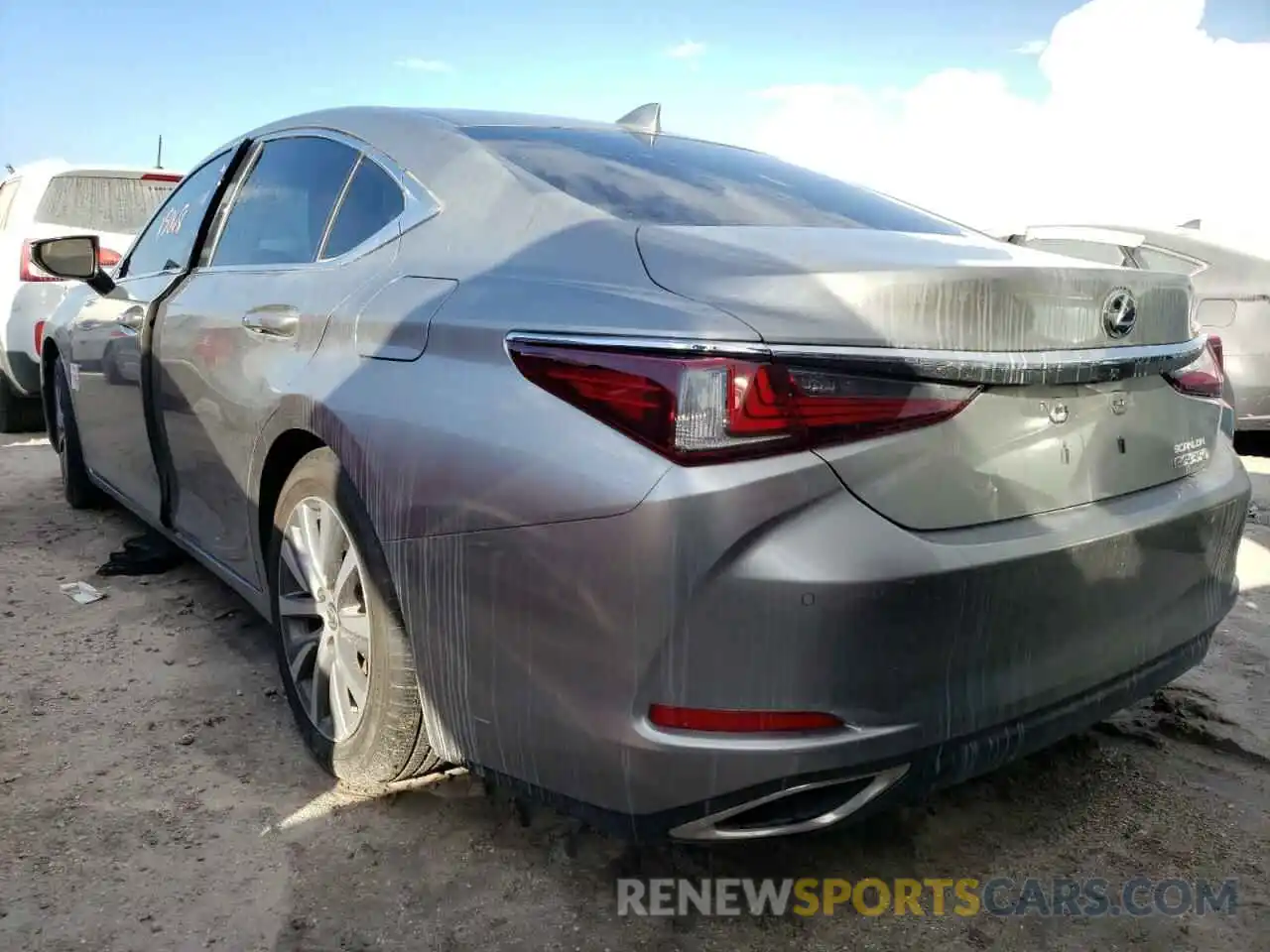 3 Photograph of a damaged car 58ADZ1B10LU079836 LEXUS ES350 2020