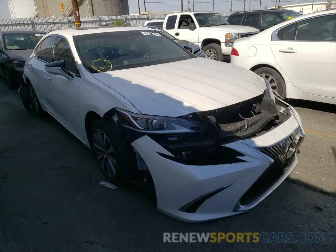 1 Photograph of a damaged car 58ADZ1B11LU056548 LEXUS ES350 2020