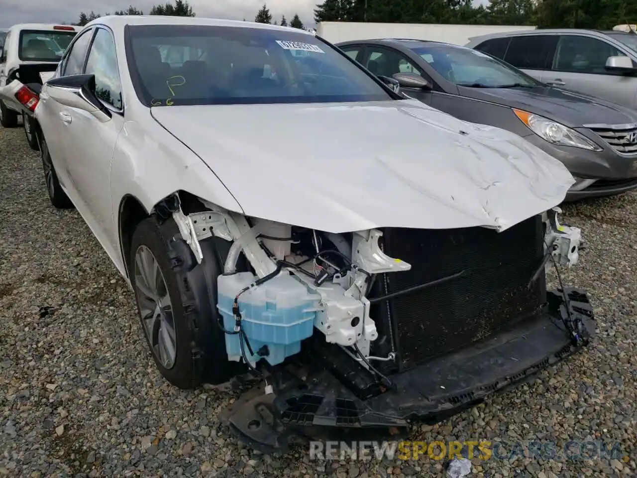 1 Photograph of a damaged car 58ADZ1B12LU051360 LEXUS ES350 2020